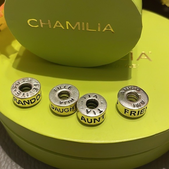 Chamilia Friend Charm - Picture 2 of 2